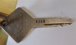 0004 Strattec Original Key