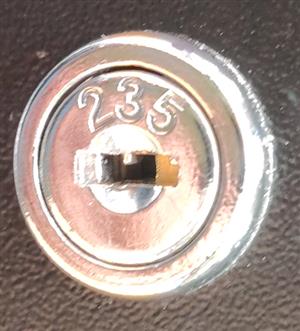 APG 235 Lock