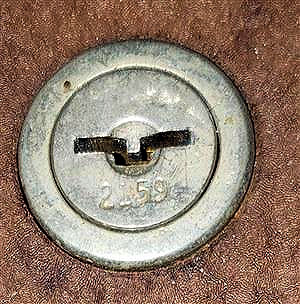 KEY - COMPX CHICAGO - CHICAGO (GCODE/FRAMON - KEY BLANK: CENTER GROOVE SIDE UP - LASER CUT) | DOUBLE-SIDED CUT KEY | CHICAGO PATTERN KEY, WAVY CUTS | MEILINK / HERCULES SAFE-T-VAULT more images