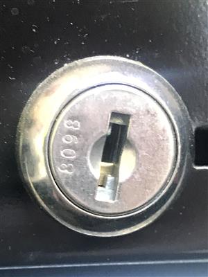 Details about   Craftsman OEM Tool Box Lock and  Keyed to E084 