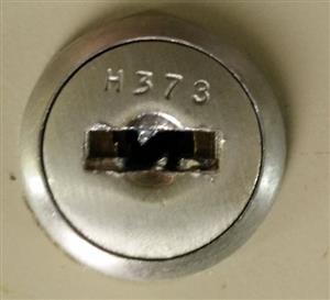 Huihua #503 cabinet lock with key.