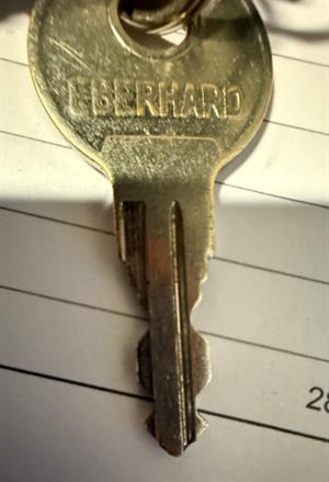 KEY - READING - BAUER / JOBCO / BETTER BUILT / DEFLECTA SHIELD / EBERHARD / KNAPHEIDE / SNUGTOP / STAHL / POP&LOCK / ADRIAN STEEL (GCODE / CODES ONLINE) | TOOLBOX / TRUCK CAP | DOUBLE-SIDED CUT KEY more images