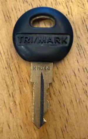 KEY - TRIMARK - HURD / TRIMARK / AIRSTREAM (GCODE) more images
